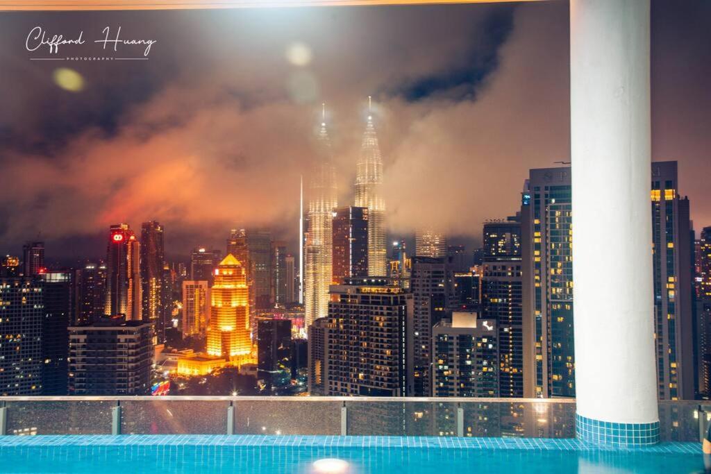 The Colony By Infinitum Best Pool View Klcc Trx Merdeka 118 Kl Tower Kuala Lumpur Kültér fotó